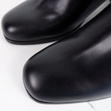 Laden Sie das Bild in den Galerie-Viewer, Pantanetti Stiefelette in schwarz
